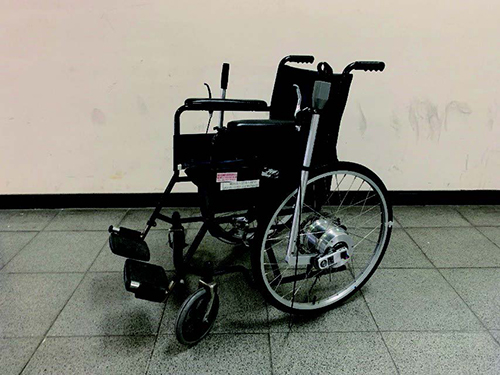 吳益彰老師-模組式雙動力輸入裝置之推桿式輪椅