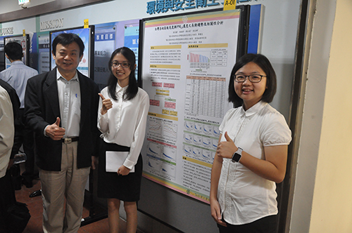 張艮輝老師指導蔡家儷、葉錦樺同學專題研究「台灣各地區能見度與PM2.5濃度之長期趨勢及相關性分析」